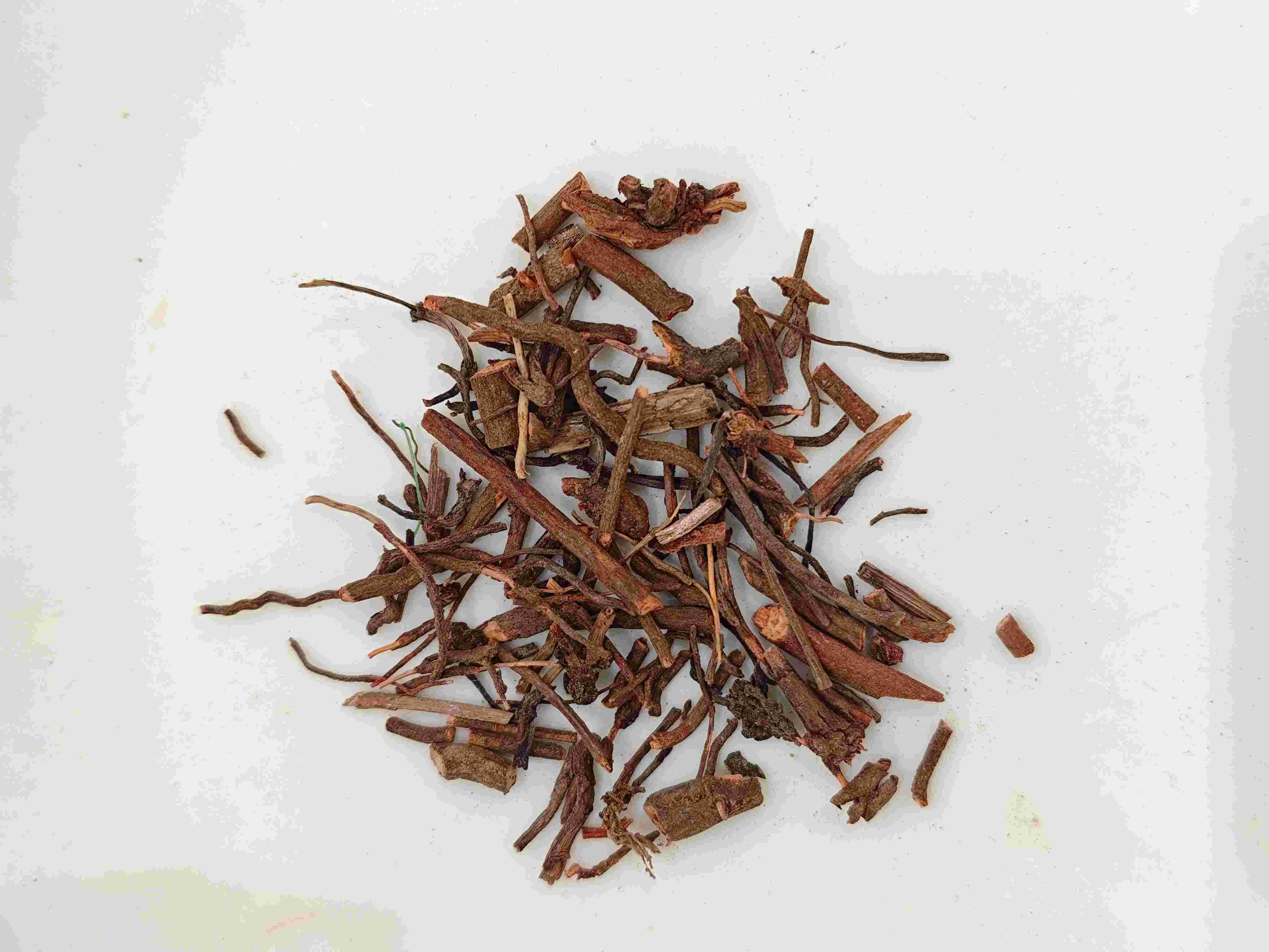 茜草（qi&agrave;ncǎo）